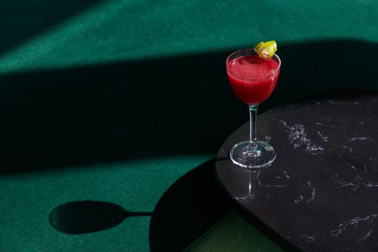 The Westin London City Εξωτερικό φωτογραφία A Clover Club cocktail